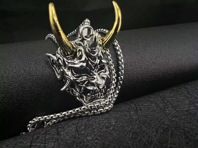 THE MEN THING SS Pendant/ Necklace GOLDEN HORN - Alloy Pendant with Stainless Steel 24inch Round Box Chain, European trending Style for Men & Boy