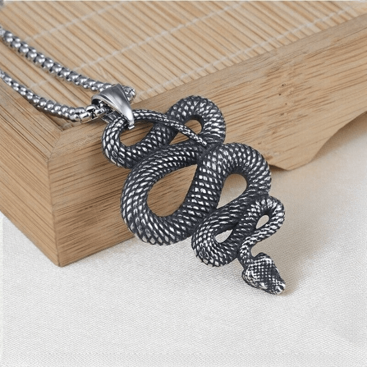 THE MEN THING SS Pendant/ Necklace SILVER GUARDIAN SNAKE - Pure Titanium Steel Pendant with 24inch Round Box Chain for Men & Boys