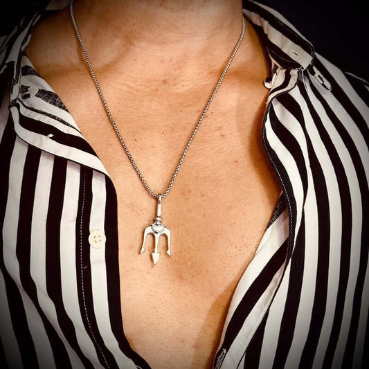 THE MEN THING SS Pendant/ Necklace TRINITY SHIVA - Alloy Pendant with Stainless Steel 24inch Round Box Chain, European trending Style for Men & Boy