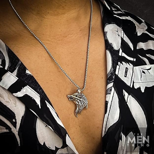 THE MEN THING SS Pendant/ Necklace WATCHING WOLF - Alloy Pendant with Stainless Steel 24inch Round Box Chain, American trending Style for Men & Boy