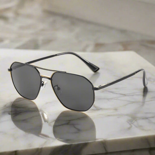 THE MEN THING Sunglasses J3347 - AMBER LUXE - HD Polarised Sunglasses for Men - UV400 Protection, Stainless Steel Frame - Black Frame with Black Lens