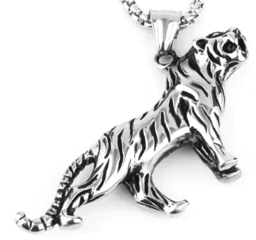 THE MEN THING Alloy Leopard Pendant with Pure Stainless Steel 24inch Chain for Men, American trending Style - Round Box Chain & Pendant for Men & Boy, 24 inch, Stainless Steel, No Gemstone