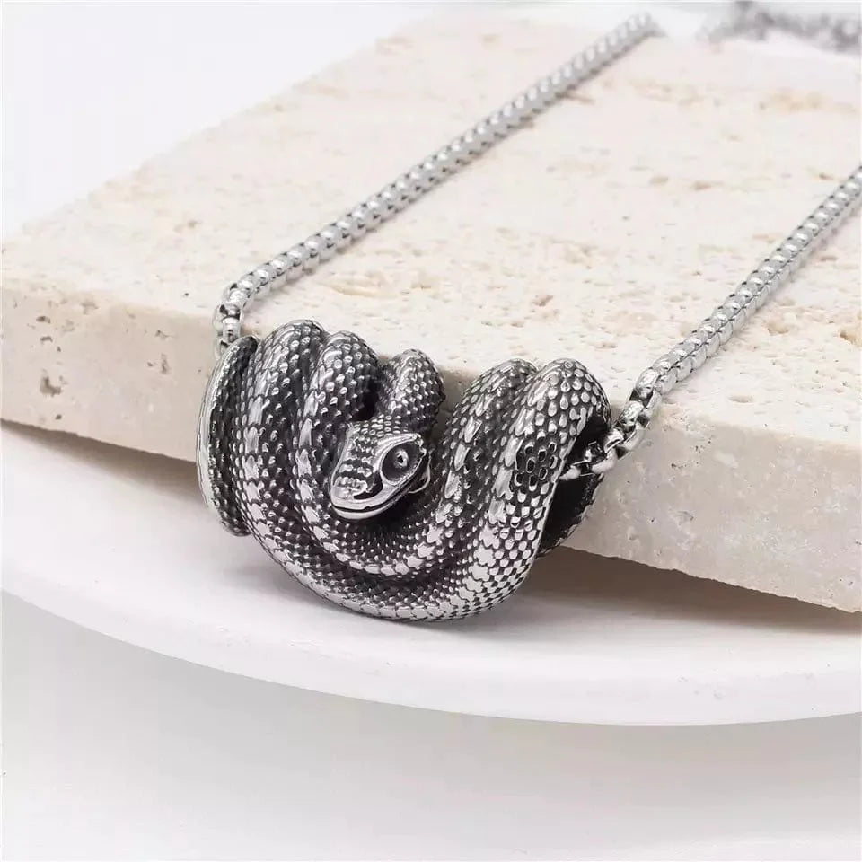 THE MEN THING Alloy Coiled Snake Pendant with Pure Stainless Steel 24inch Chain for Men, European trending Style - Round Box Chain & Pendant for Men & Boy