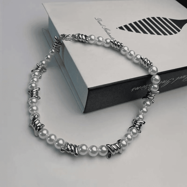 ट्विस्टेड नॉट - पुरुषों और लड़कों के लिए इटैलियन स्टाइल पर्ल विद ट्विस्ट मेटल नॉट चोकर नेकलेस (20 इंच)