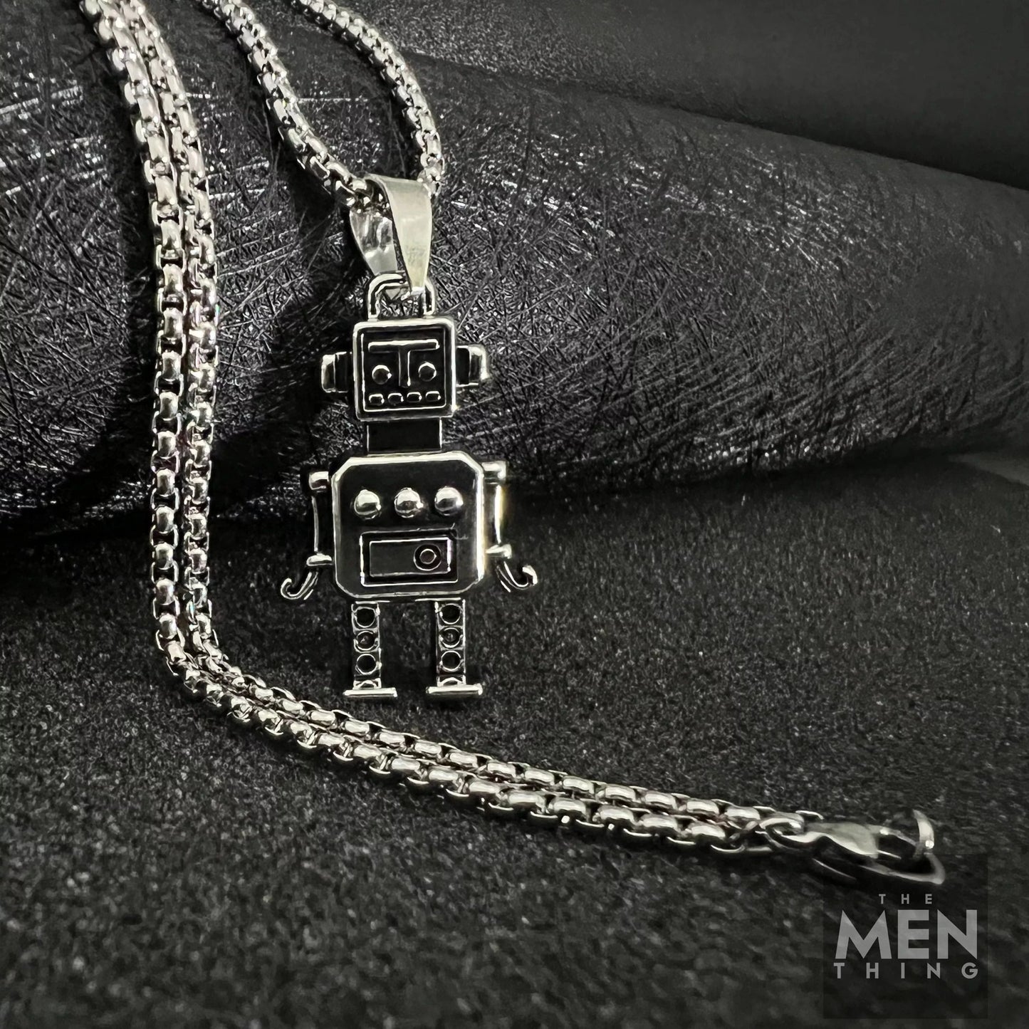 THE MEN THING Alloy Robot Pendant with Pure Stainless Steel 24inch Chain for Men, European trending Style - Round Box Chain & Pendant for Men & Boy