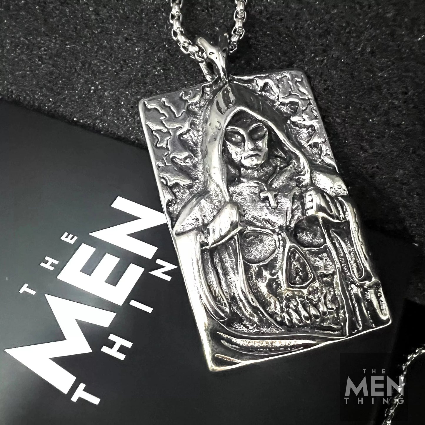 THE MEN THING Alloy Masked Pendant with Pure Stainless Steel 24inch Chain for Men, American trending Style - Round Box Chain & Pendant for Men & Boy