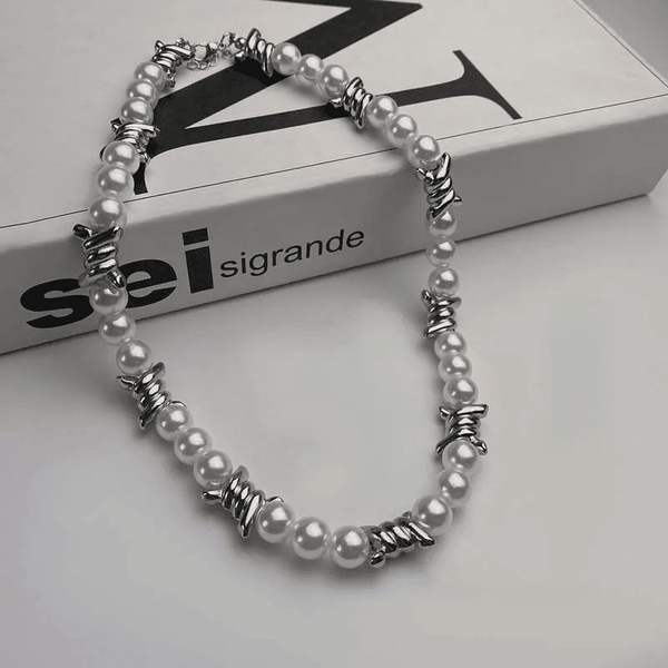 ट्विस्टेड नॉट - पुरुषों और लड़कों के लिए इटैलियन स्टाइल पर्ल विद ट्विस्ट मेटल नॉट चोकर नेकलेस (20 इंच)