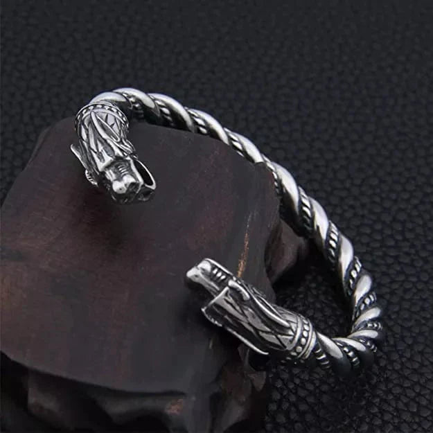 HANDMADE Stainless Steel Wolf Head Bracelet with King's Chain | Handmade  bracelets, Beautiful bracelet, Jewelry gifts
