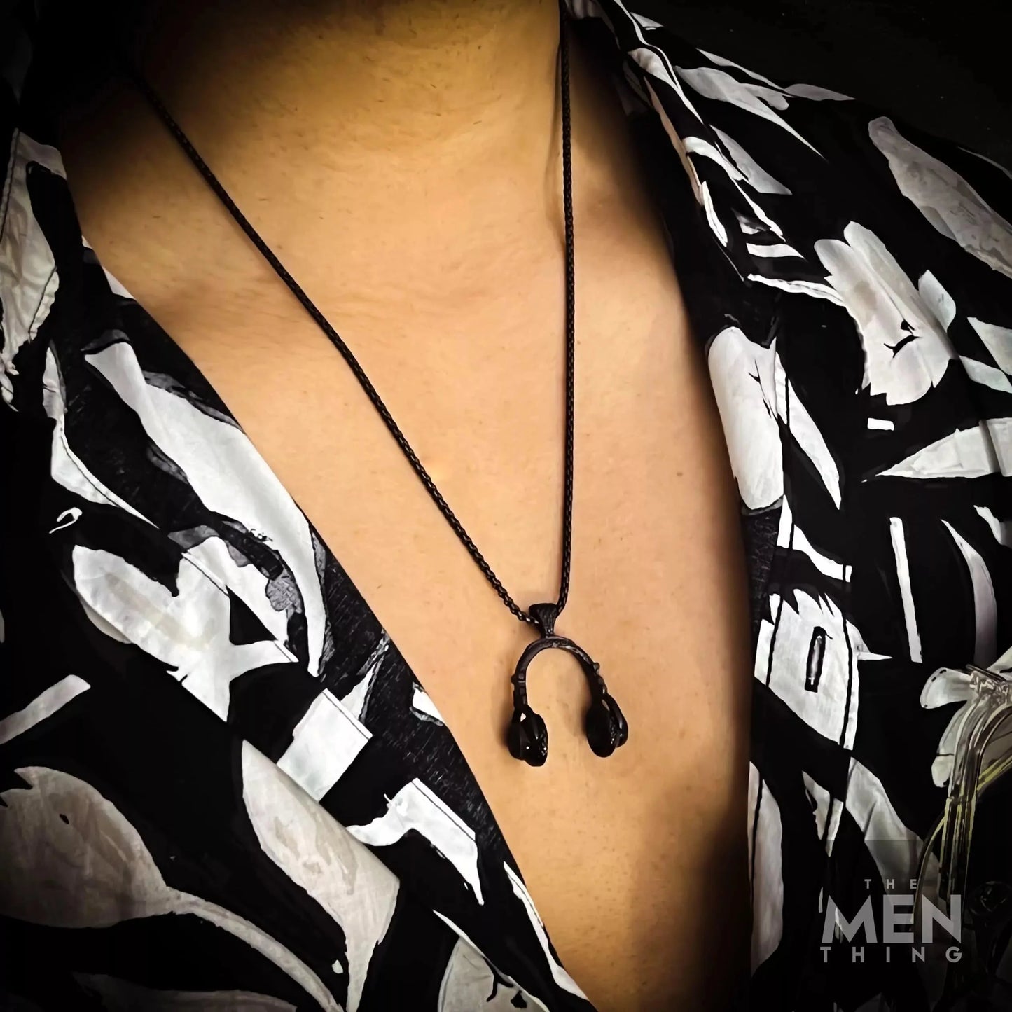 THE MEN THING Pendant for Men - Pure Titanium Steel Black Music Headphone Pendant with 24inch Round Box Chain for Men & Boys