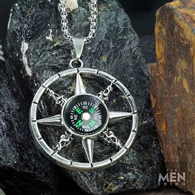THE MEN THING Alloy Compass Pendant with Pure Stainless Steel 24inch Chain for Men, European trending Style - Round Box Chain & Pendant for Men & Boys