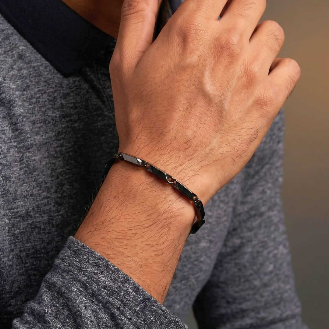 BLACK ANGLE - 5mm Stainless Steel, 7.5 to 8 inch Lobster Claw Clasp Bracelet for Men & Boys — Steel Bracelets for Men | THE MEN THING