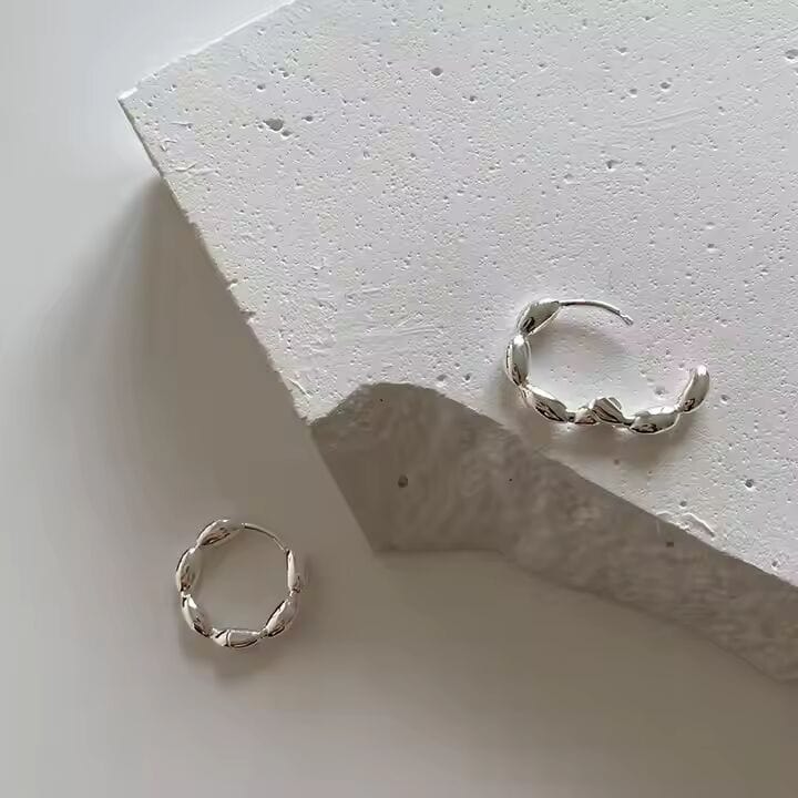 BREEZE CURVE - Titanium Steel Hoop Earrings for Men & Boys (2 Pcs) - THE MEN THING