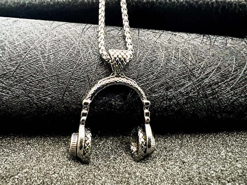 HEADPHONE SILVER (A) - Alloy Pendant with Stainless Steel 24inch Round Box Chain for Men, American trending Style for Men & Boy — SS Pendant/ Necklace for Men | THE MEN THING