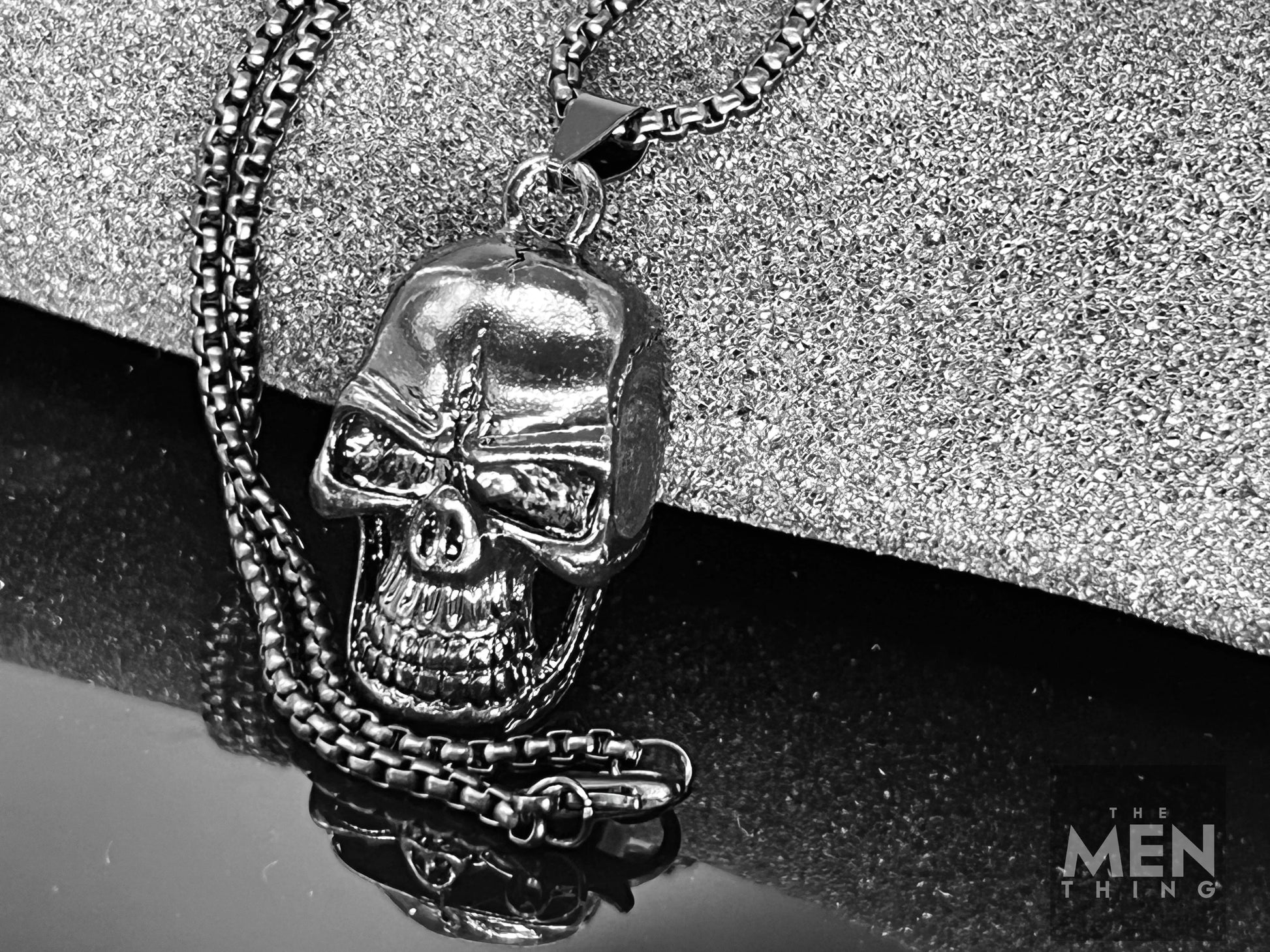 THE MEN THING Alloy Skull Black Pendant with Pure Stainless Steel 24inch Chain for Men, European trending Style - Round Box Chain & Pendant for Men & Boy