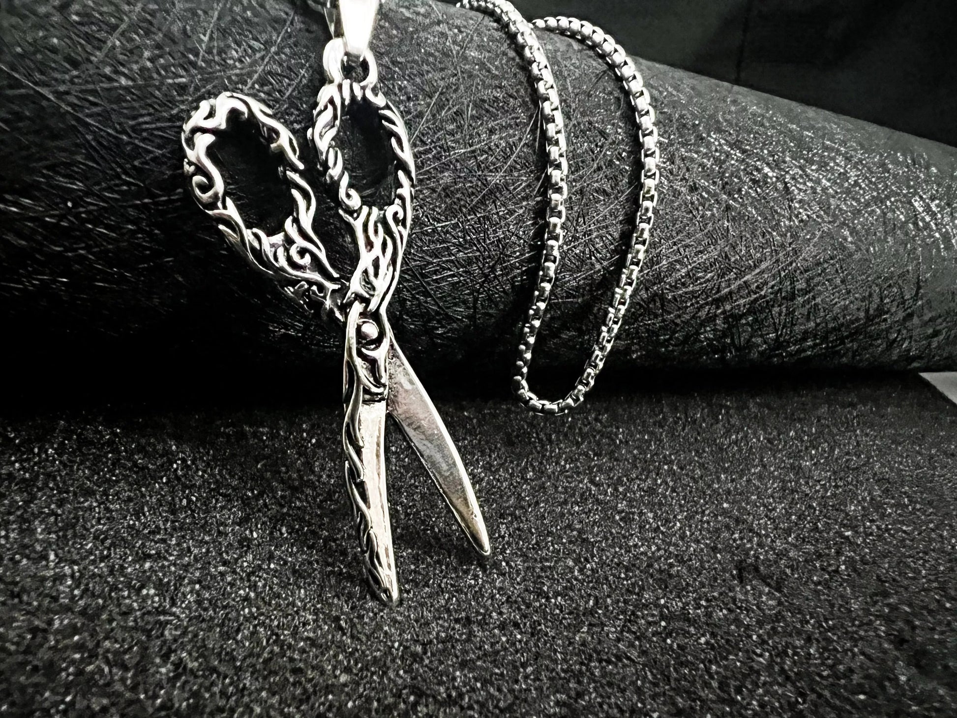 THE MEN THING Alloy Scissors Pendant with Pure Stainless Steel 24inch Chain for Men, Milan trending Style - Round Box Chain & Pendant for Men & Boy