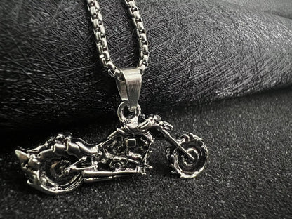 THE MEN THING Alloy Motorcycle Pendant with Pure Stainless Steel 24inch Chain for Men, European trending Style - Round Box Chain & Pendant for Men & Boy