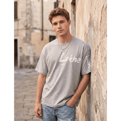 {{ product.title }} - {{ shop.name }}