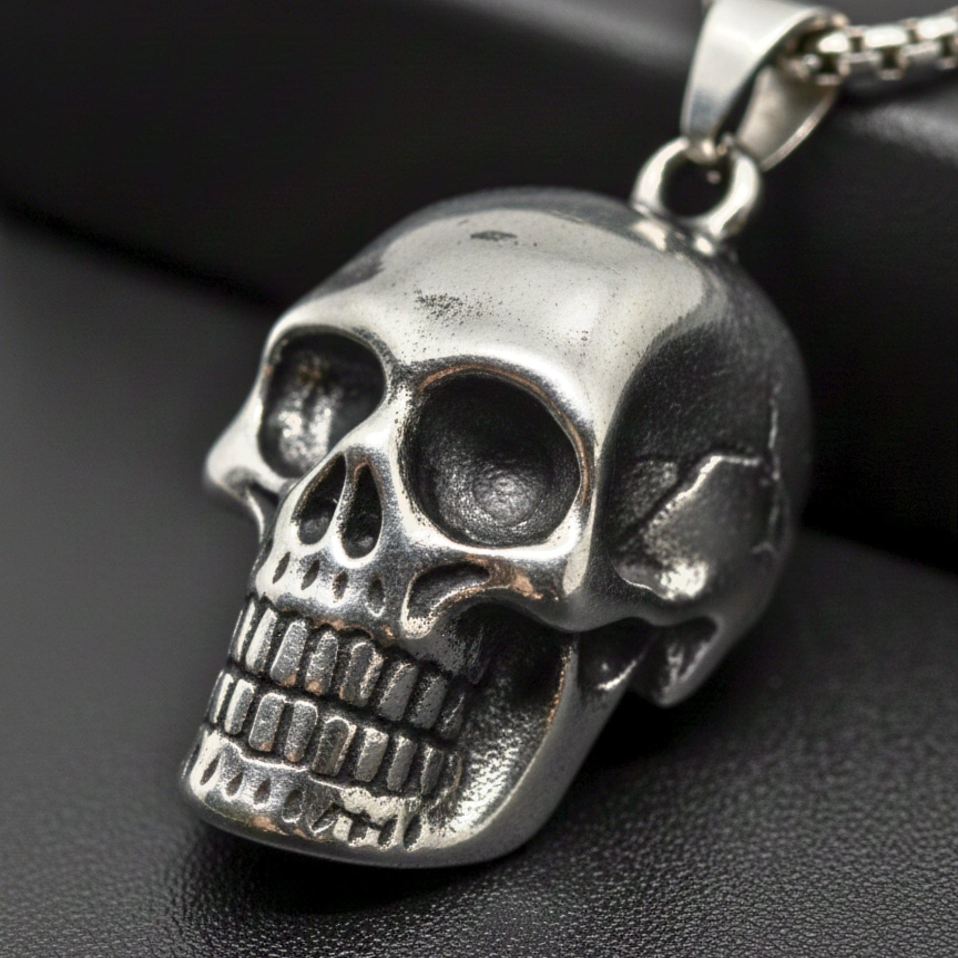 ROGUE SKULL - 20mm Titanium Steel Pendant with 24inch Round Box 5mm Chain for Men & Boys - THE MEN THING