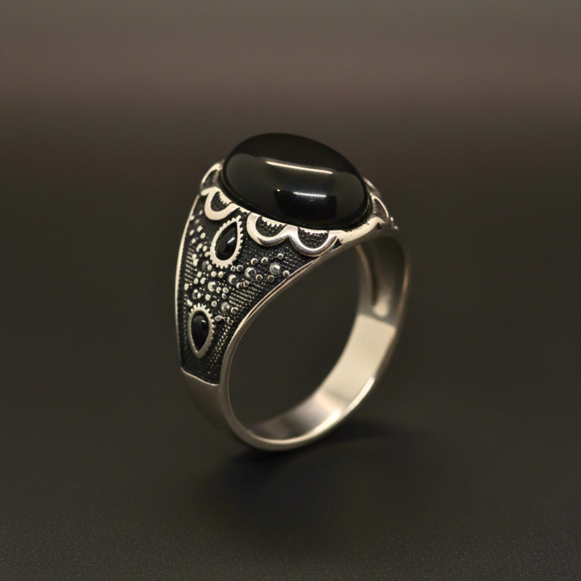 Royal Series - DARK SOVEREIGN RING - Pure Stainless Steel Men’s Gold-Plated Ring – Statement Luxury Jewelry (Size : 16-17-21-22-26-27) - THE MEN THING