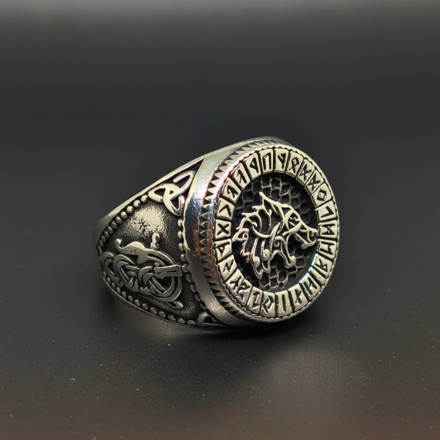 Royal Series - WARG CIRCLE RING - Pure Stainless Steel Men’s Steel-Plated Ring – Statement Luxury Jewelry (Size : 20-23-24-25-28-30) - THE MEN THING