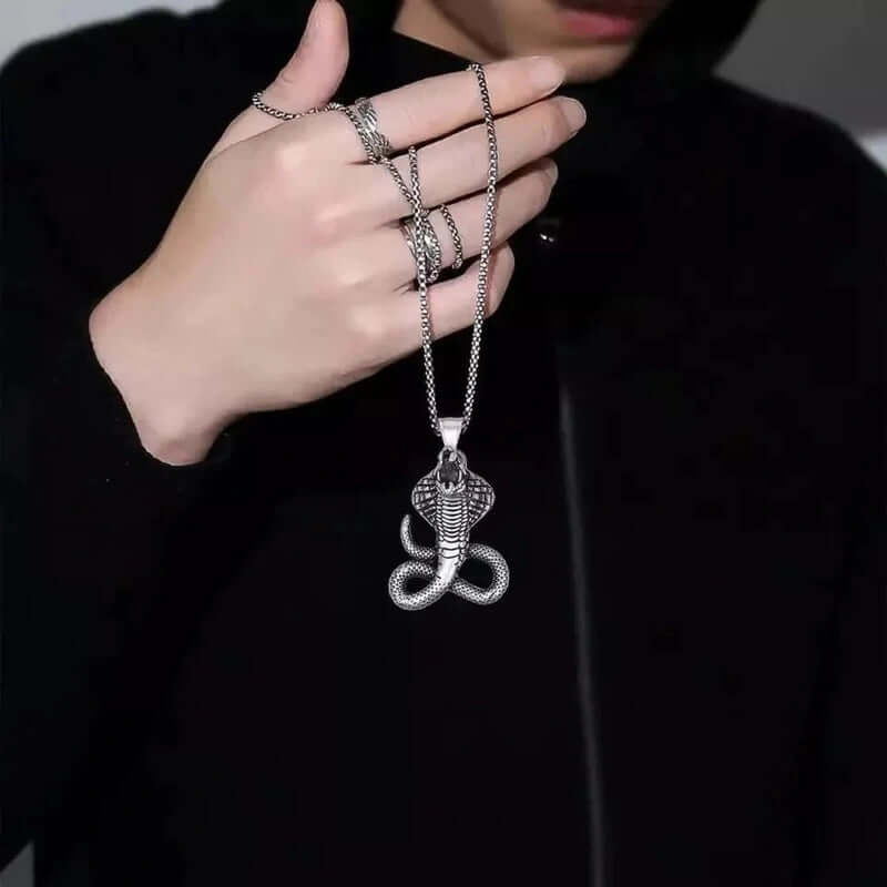 THE KING, THE COBRA - Alloy Snake Pendant with Pure Stainless Steel  24inch Round Box Chain, European trending Style  for Men & Boy - THE MEN THING