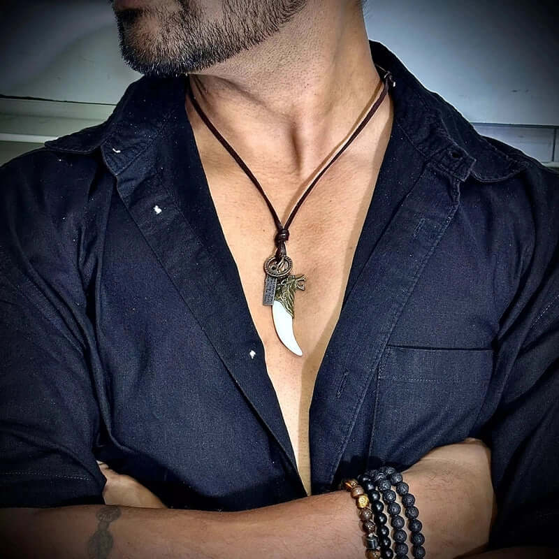 Leather necklace with pendant deals