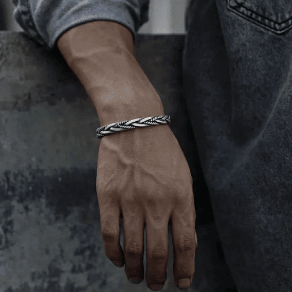 TWISTED TEXTURE - Open Bangle  Bracelet (Adjustable) - Elegant look - 5mm copper for Men & Boys