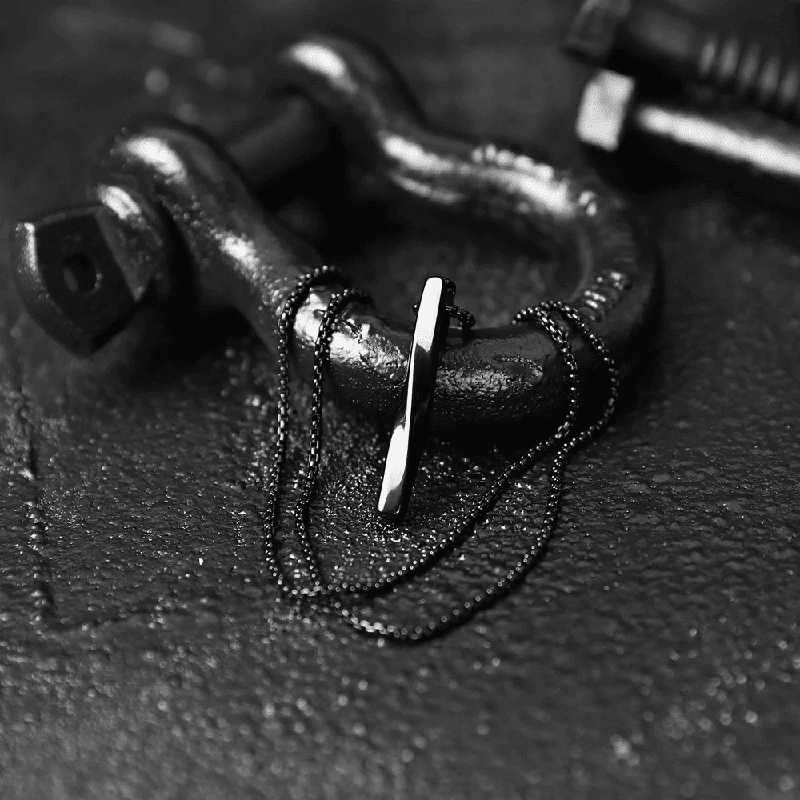 VERTICAL TWIST -  Alloy Black Twisted  Bar Pendant with 24inch Black Round Box Chain, European trending Style for Men & Boys - THE MEN THING