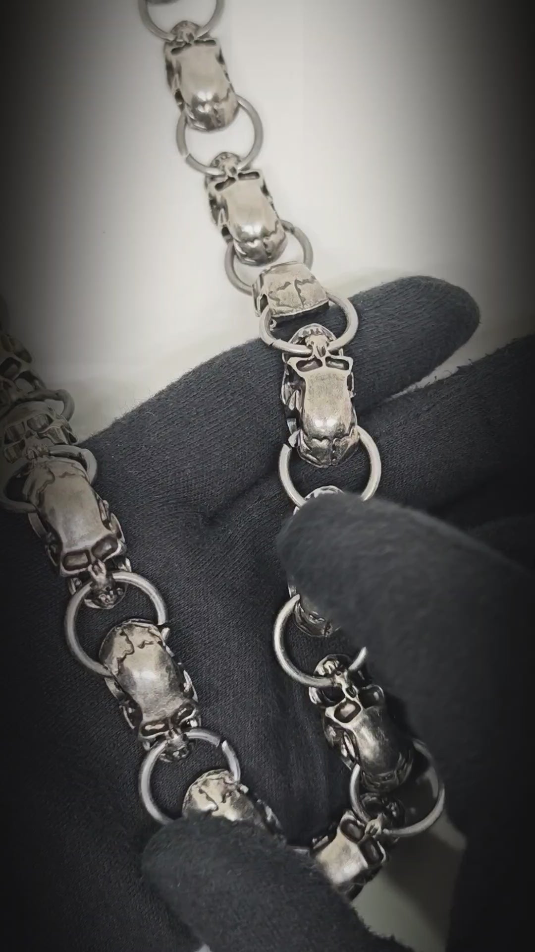 VANTOR SKULL - Antique Steel 14mm Titanium Steel Skull Heavy Biker Chain for Jeans with Lobster Clasps for Men & Boys - 22 inch — Biker Fashion for Men | THE MEN THING