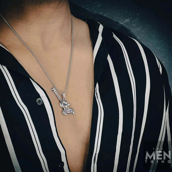 रॉकर - पुरुषों के लिए शुद्ध स्टेनलेस स्टील 24 इंच चेन के साथ मिश्र धातु पेंडेंट, यूरोपीय ट्रेंडिंग स्टाइल - पुरुषों और लड़कों के लिए गोल बॉक्स चेन