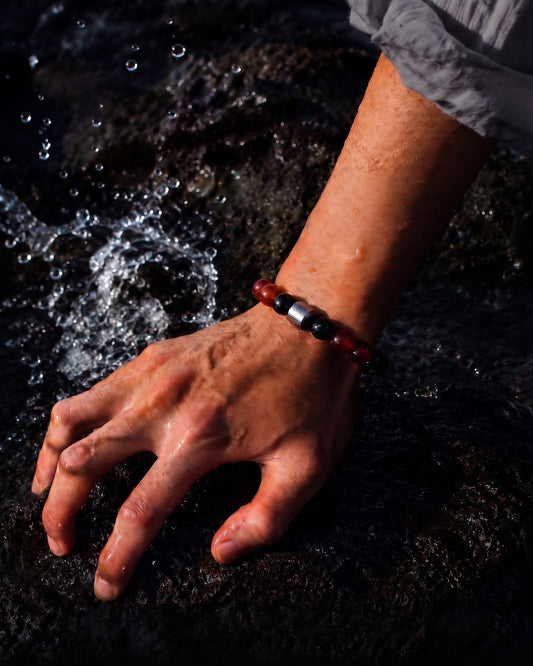 THE MEN THING Bead Bracelet CRIMSON ONYX - 10mm Beads Bracelet with Natural Stone - Adjustable Bracelet