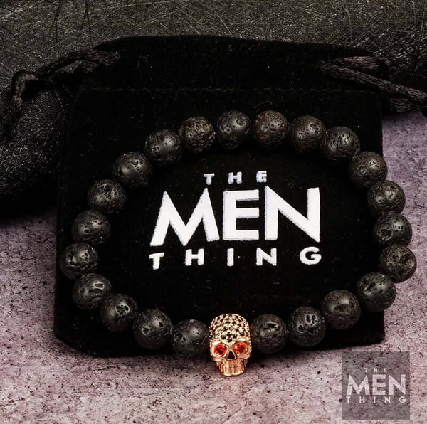 इंटरनो खोपड़ी - प्राकृतिक मोती कंगन - आंखों में लाल पत्थर के साथ गुलाब सोने टोंड खोपड़ी (7 इंच)