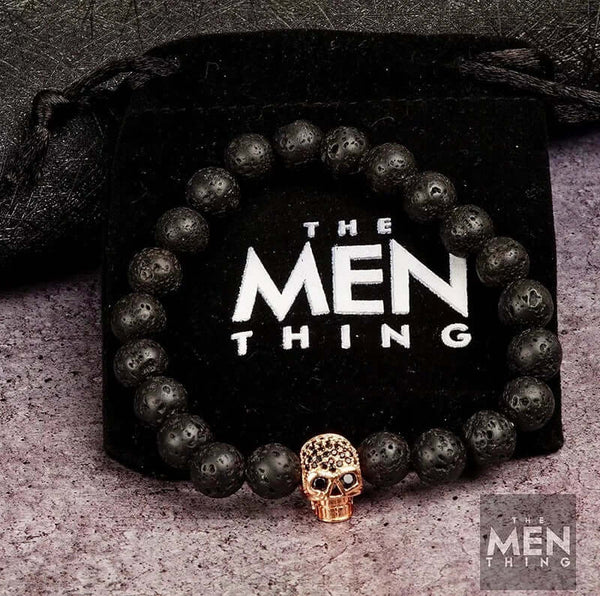 लावा खोपड़ी गुलाब सोने टोन - प्राकृतिक ज्वालामुखी पत्थर के साथ मोती कंगन - 7 इंच खिंचाव कंगन