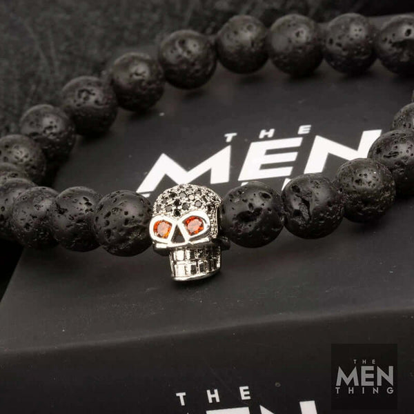 लावा खोपड़ी चांदी टोन - प्राकृतिक ज्वालामुखी पत्थर के साथ मोती कंगन - 7 इंच खिंचाव कंगन