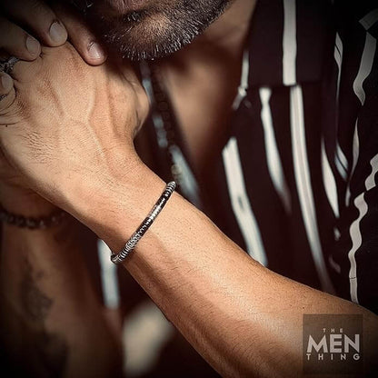 THE MEN THING Bead Bracelet SLEEK ITALY - Silver & Black Tone - Steel Bead Bracelet - Stretch Bracelet (8inch)
