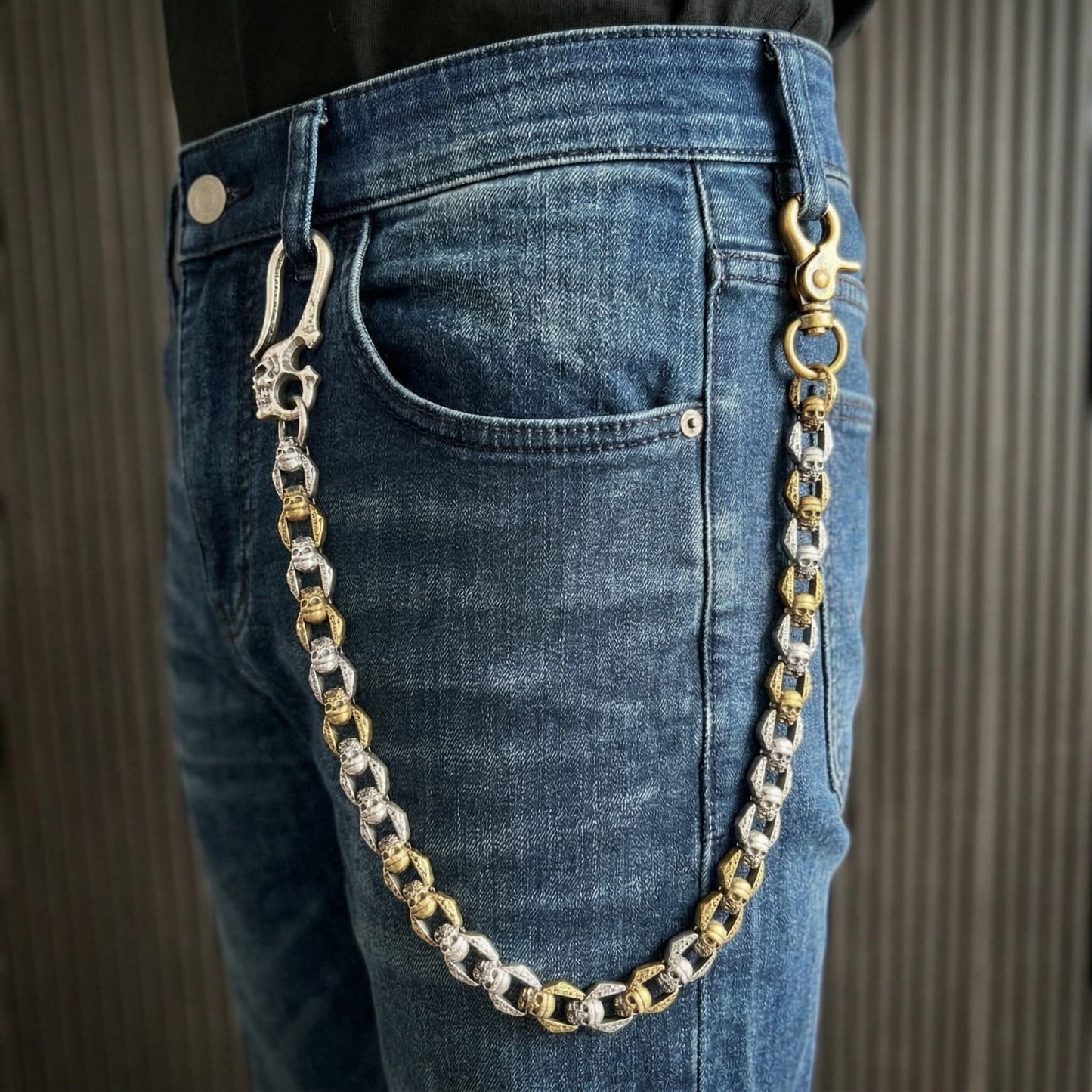 THE MEN THING Biker Fashion HELLBONE LINK - Antique Steel Gold 14mm Titanium Steel Skull Heavy Biker Chain for Jeans with Lobster Clasps for Men & Boys - 20 inch
