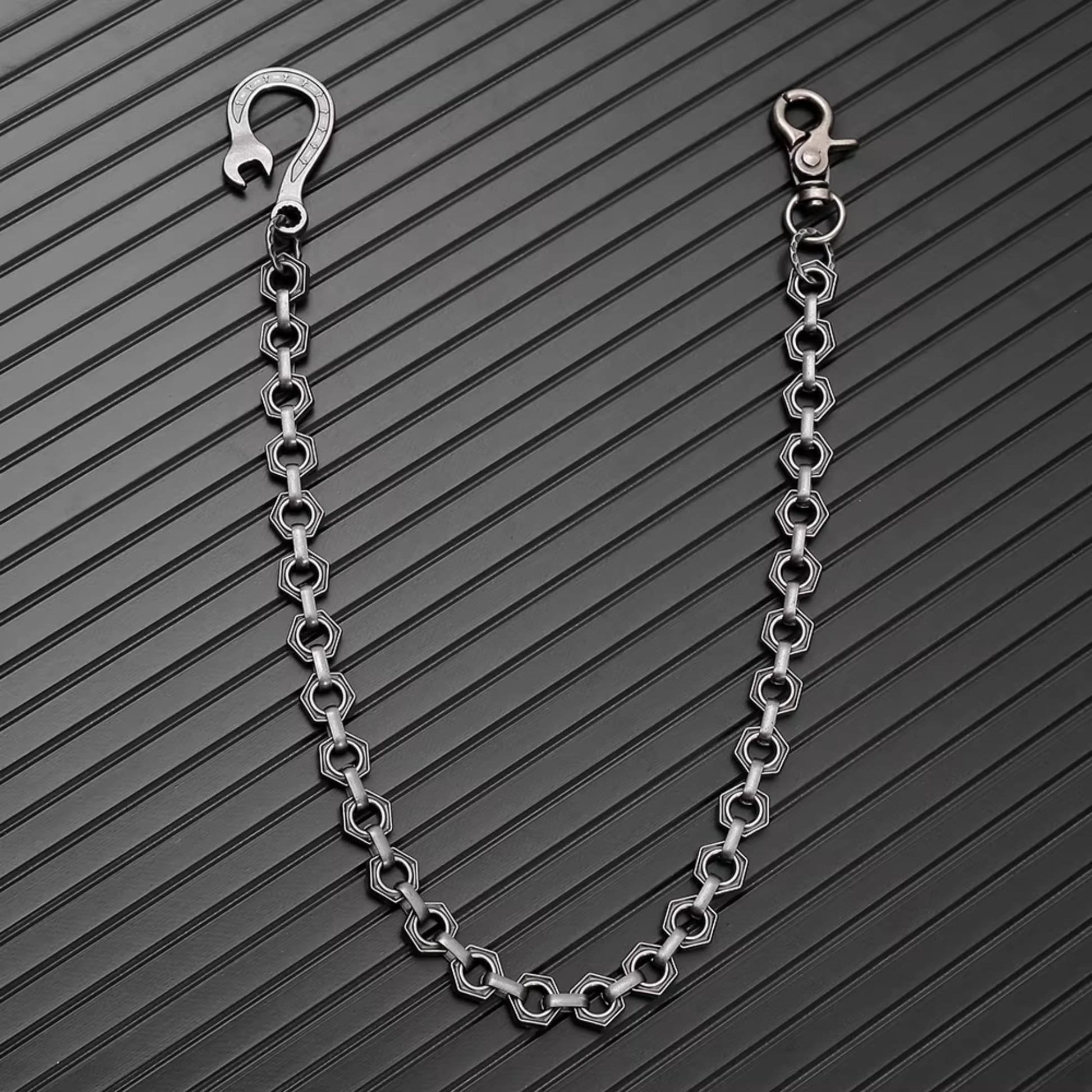 THE MEN THING Biker Fashion HEX FORGE - Antique Gunmetal 15mm Titanium Steel Skull Heavy Biker Chain for Jeans with Lobster Clasps for Men & Boys - 19 inch