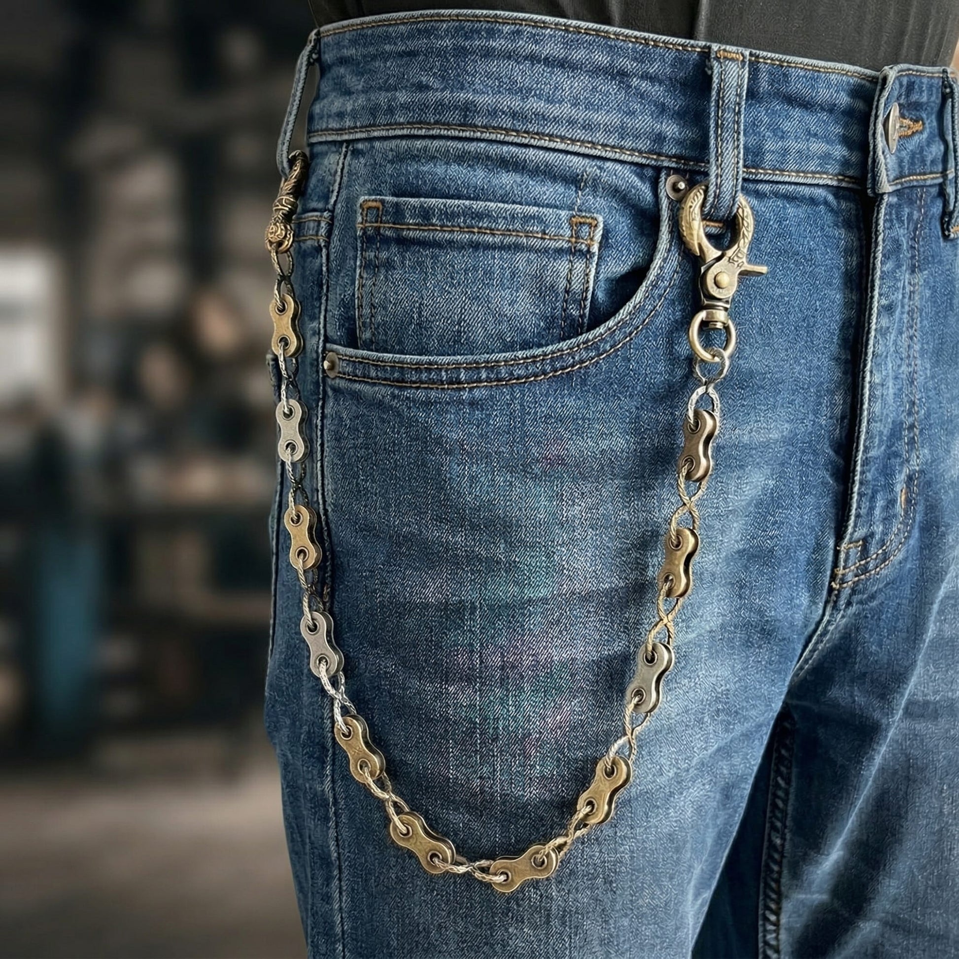 THE MEN THING Biker Fashion MECHLINK - Antique Steel Gold 12mm Titanium Steel Skull Heavy Biker Chain for Jeans with Lobster Clasps for Men & Boys - 20 inch