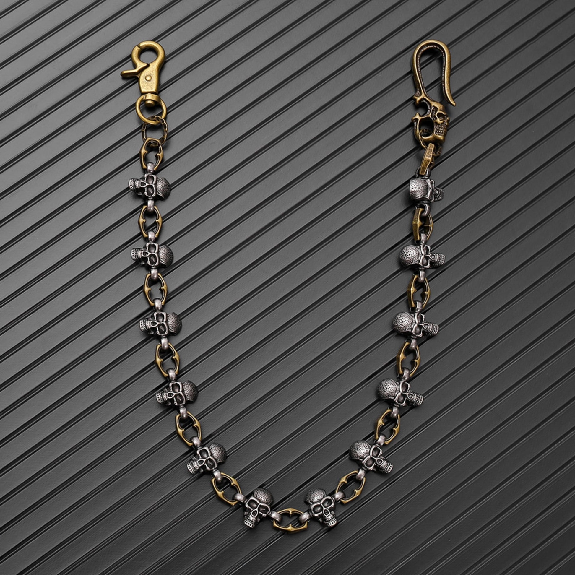 THE MEN THING Biker Fashion SKULL FORGE - Antique Steel Gold 14mm Titanium Steel Skull Heavy Biker Chain for Jeans with Lobster Clasps for Men & Boys - 20 inch