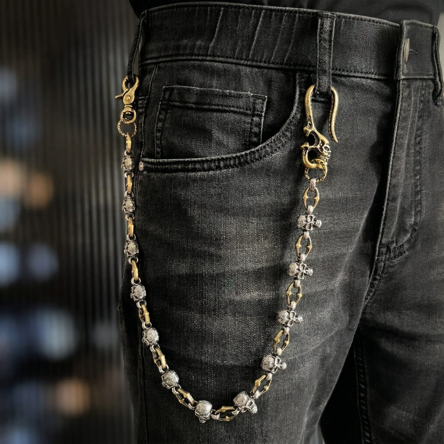 THE MEN THING Biker Fashion SKULL FORGE - Antique Steel Gold 14mm Titanium Steel Skull Heavy Biker Chain for Jeans with Lobster Clasps for Men & Boys - 20 inch