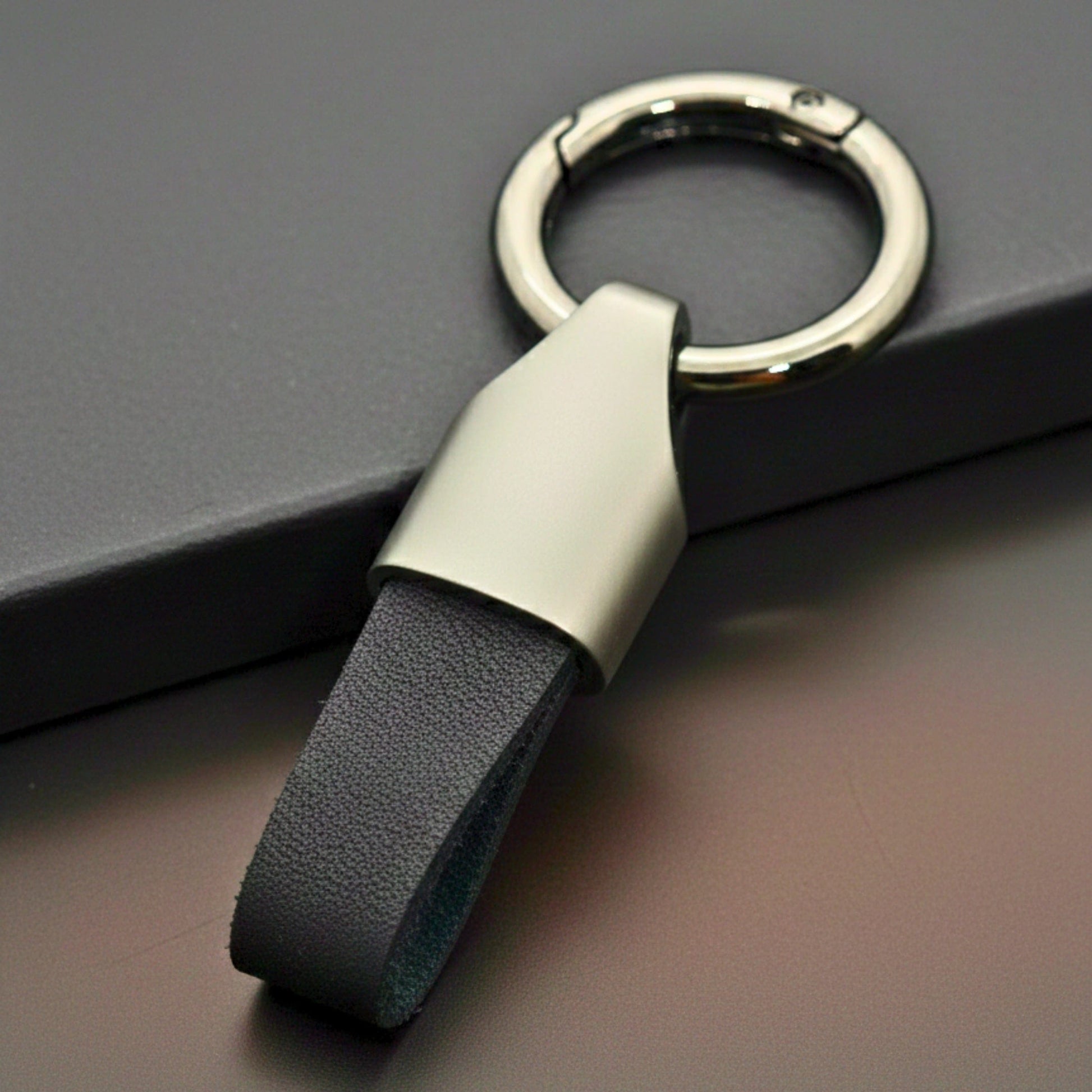 THE MEN THING KeyChains AEROLOOP - BLACK & MATTE GRAY - Stainless Steel Keychain for Men & Boy