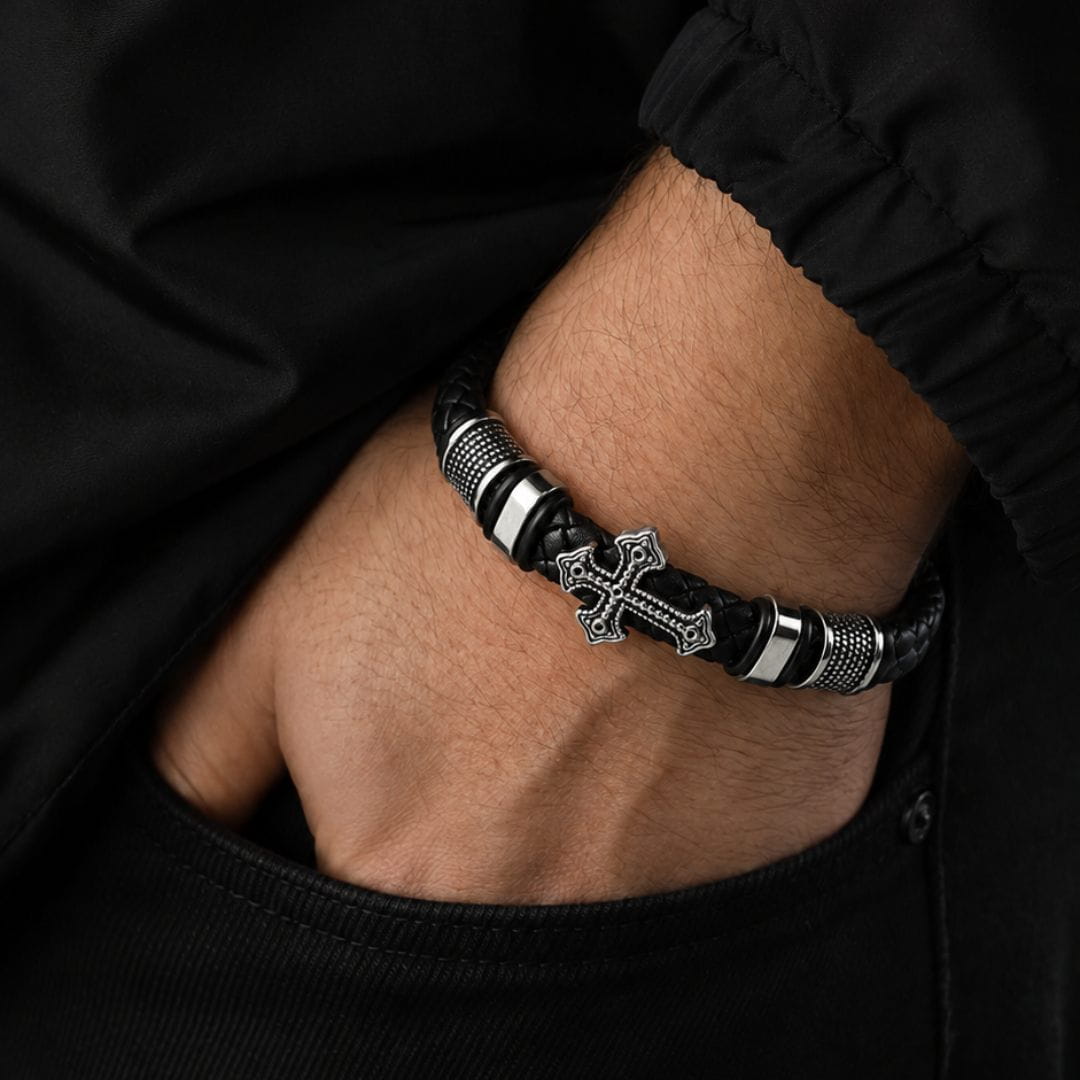 THE MEN THING Leather Bracelet CROSS GUARD BLACK -  Genuine Leather Bracelet with Magnetic Buckle for Men & Boy (8 Inch)
