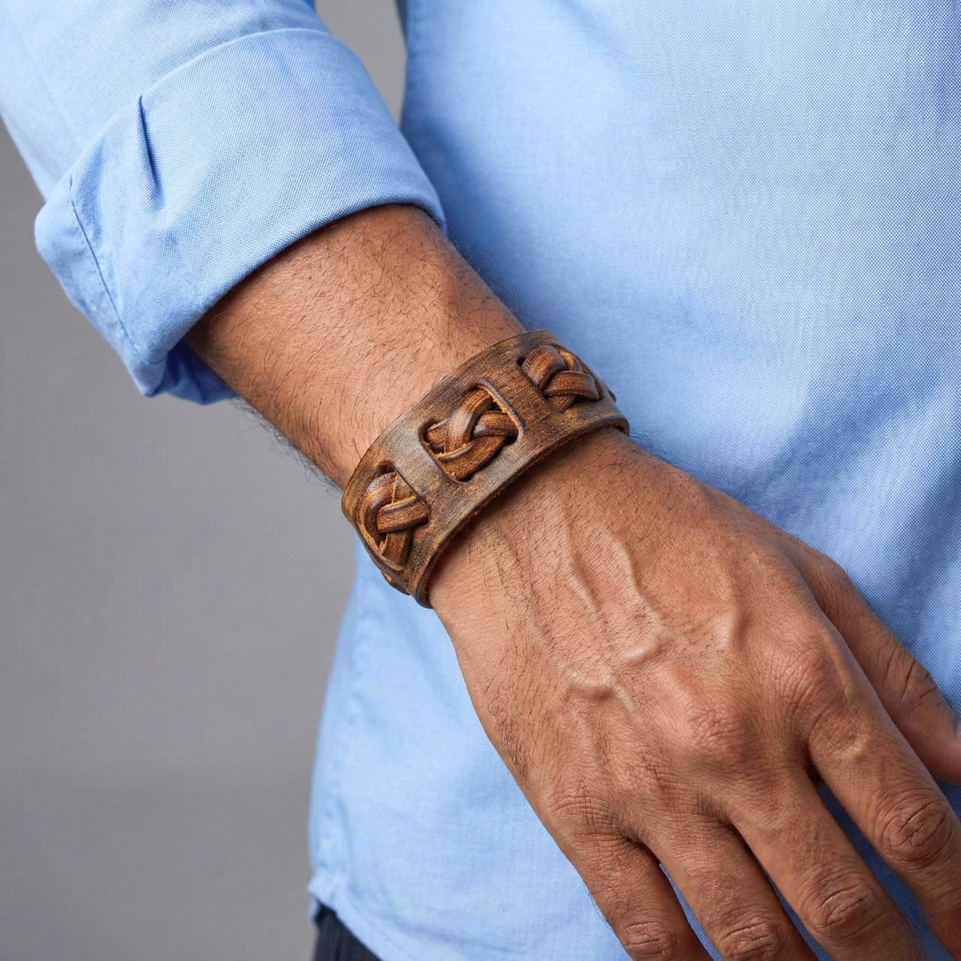 THE MEN THING Leather Bracelet FRONTIER CUFF - 32mm Genuine Leather Adjustable Bracelet for Men & Boys (7 inch)