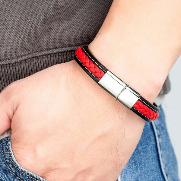 लूनर मिस्ट्री रेड - पुरुषों और लड़कों के लिए स्टेनलेस स्टील मैग्नेटिक बकल के साथ असली लेदर लेयर ब्रेडेड ब्रेसलेट (8 इंच)