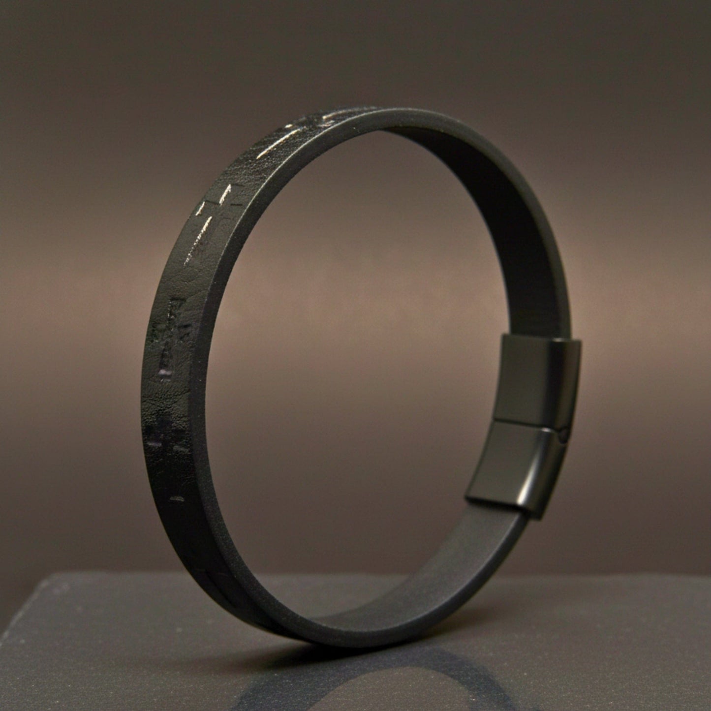 THE MEN THING Leather Bracelet ROGUE BLACK CROSS - 10mm Genuine Leather Bracelet with Stainless Steel Magnetic Buckle for Men & Boys (8.5 inch)