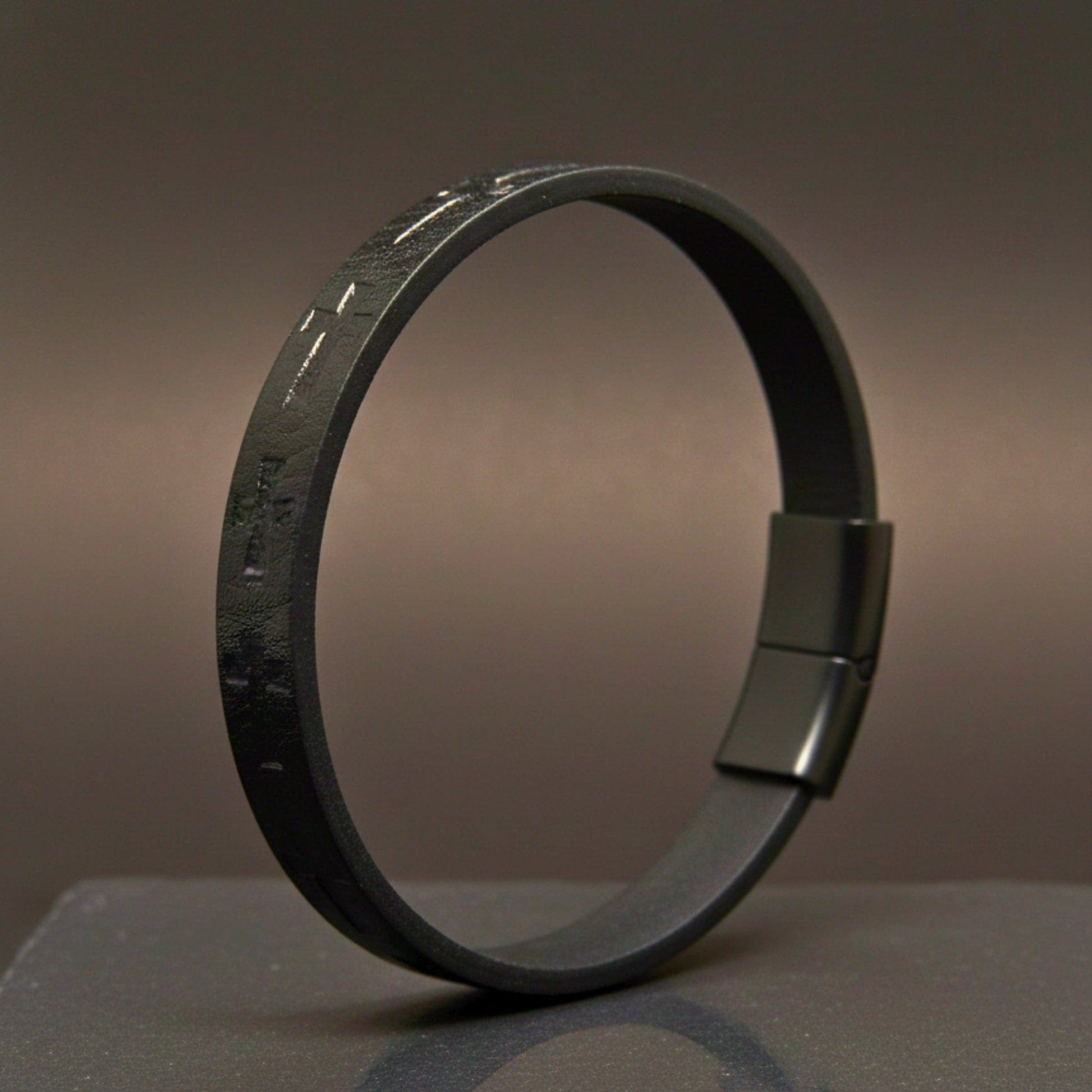 THE MEN THING Leather Bracelet ROGUE BLACK CROSS - 10mm Genuine Leather Bracelet with Stainless Steel Magnetic Buckle for Men & Boys (8.5 inch)