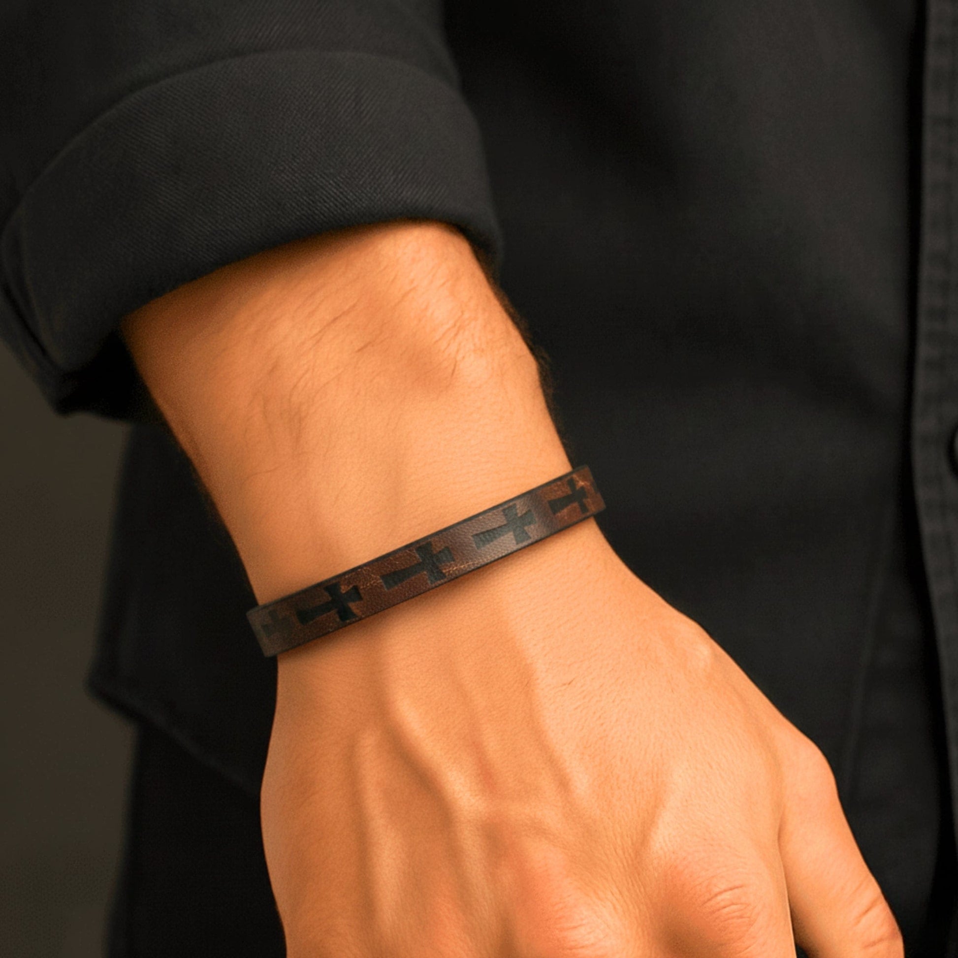 THE MEN THING Leather Bracelet ROGUE DARK BROWN CROSS - 10mm Genuine Leather Bracelet with Stainless Steel Magnetic Buckle for Men & Boys (8.5 inch)