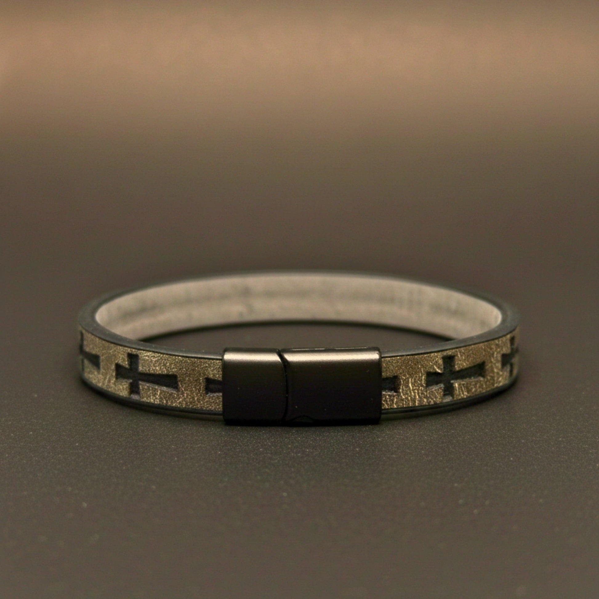 THE MEN THING Leather Bracelet ROGUE GREY CROSS - 10mm Genuine Leather Bracelet with Stainless Steel Magnetic Buckle for Men & Boys (8.5 inch)