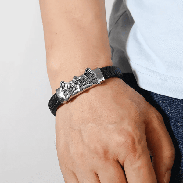 स्काईवर्ड ग्रेस ब्लैक - पुरुषों और लड़कों के लिए स्टेनलेस स्टील मैग्नेटिक बकल के साथ असली लेदर ब्रेडेड ब्रेसलेट (8 इंच)