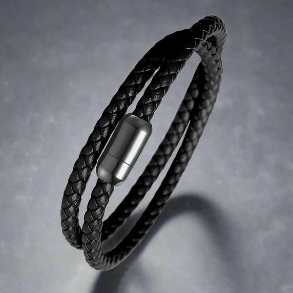 स्टारी ट्विन ब्लैक - पुरुषों और लड़कों के लिए स्टेनलेस स्टील क्लैस्प मैग्नेटिक बकल के साथ अमेरिकी स्टाइल असली ब्रेडेड लेदर ब्रेसलेट (8 इंच)